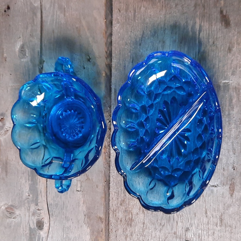 A set of two vintage Anchor Hocking blue glass servers - Picture 1 of 7